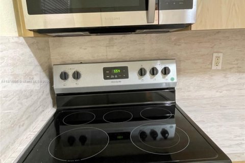 Copropriété à louer à Sunrise, Floride: 2 chambres, 87.7 m2 № 2017028 - photo 6