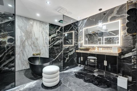 Condo in Aventura, Florida, 4 bedrooms  № 2087294 - photo 16