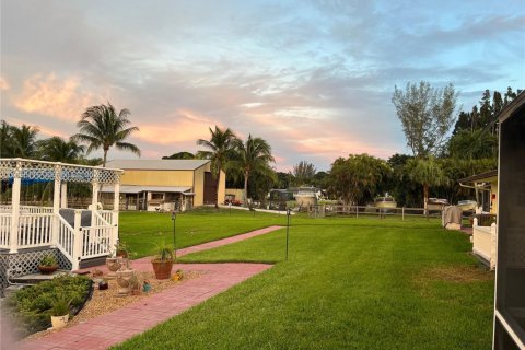 Villa ou maison à vendre à Southwest Ranches, Floride: 6 chambres, 338.44 m2 № 2064387 - photo 24