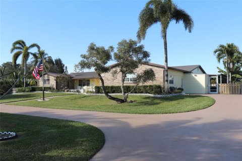 Villa ou maison à Southwest Ranches, Floride 6 chambres, 338.44 m2 № 2064387