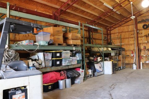 Villa ou maison à vendre à Southwest Ranches, Floride: 6 chambres, 338.44 m2 № 2064387 - photo 16