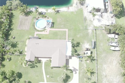 Villa ou maison à vendre à Southwest Ranches, Floride: 6 chambres, 338.44 m2 № 2064387 - photo 8