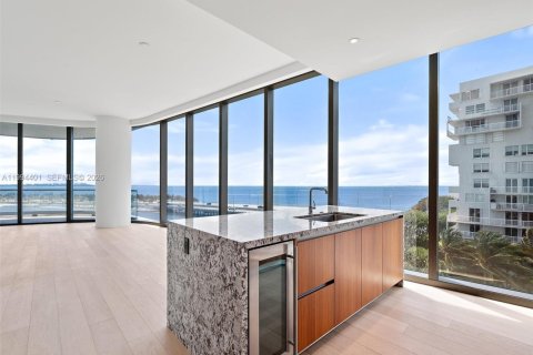 Снять в аренду квартиру в Майами, Флорида 3 спальни, № 2063076 - фото 13