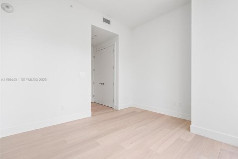 Снять в аренду квартиру в Майами, Флорида 3 спальни, № 2063076 - фото 30