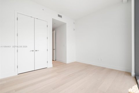 Снять в аренду квартиру в Майами, Флорида 3 спальни, № 2063076 - фото 26