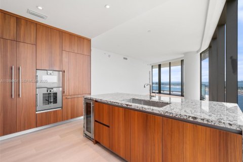 Снять в аренду квартиру в Майами, Флорида 3 спальни, № 2063076 - фото 14