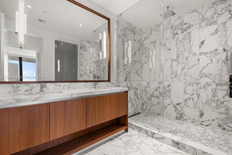 Снять в аренду квартиру в Майами, Флорида 3 спальни, № 2063076 - фото 23