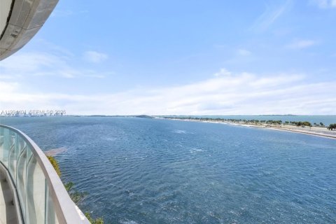 Снять в аренду квартиру в Майами, Флорида 3 спальни, № 2063076 - фото 17