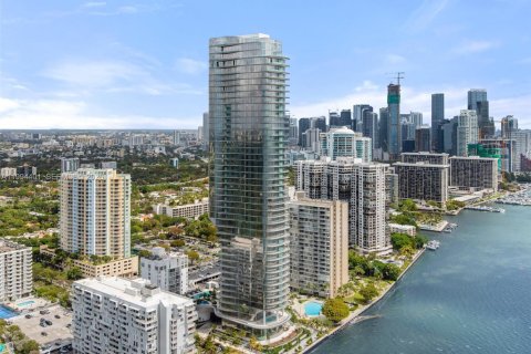 Снять в аренду квартиру в Майами, Флорида 3 спальни, № 2063076 - фото 4