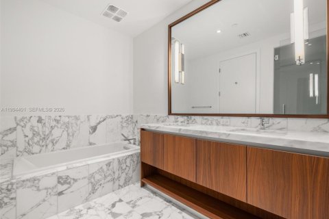 Снять в аренду квартиру в Майами, Флорида 3 спальни, № 2063076 - фото 24