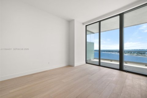 Снять в аренду квартиру в Майами, Флорида 3 спальни, № 2063076 - фото 21