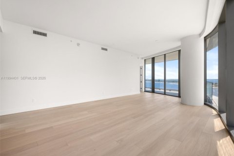 Снять в аренду квартиру в Майами, Флорида 3 спальни, № 2063076 - фото 8