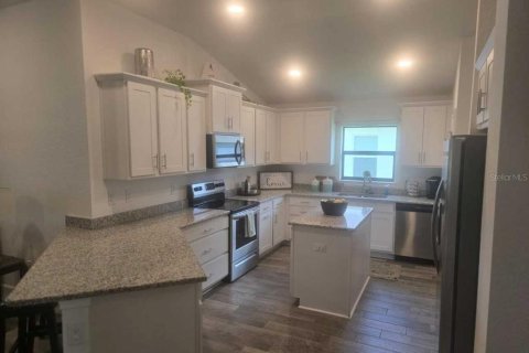 House in Parrish, Florida 4 bedrooms, 204.38 sq.m. № 2208307 - photo 6