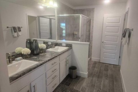 House in Parrish, Florida 4 bedrooms, 204.38 sq.m. № 2208307 - photo 10