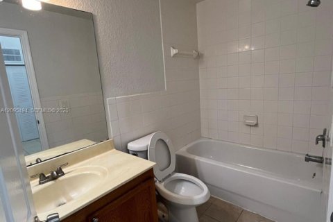 Touwnhouse à louer à Homestead, Floride: 3 chambres, 155.61 m2 № 2390089 - photo 10