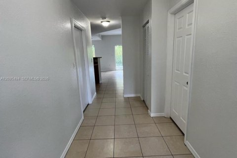 Touwnhouse à louer à Homestead, Floride: 3 chambres, 155.61 m2 № 2390089 - photo 13
