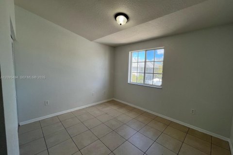 Touwnhouse à louer à Homestead, Floride: 3 chambres, 155.61 m2 № 2390089 - photo 4