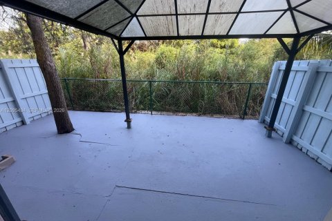 Touwnhouse à louer à Homestead, Floride: 3 chambres, 155.61 m2 № 2390089 - photo 15