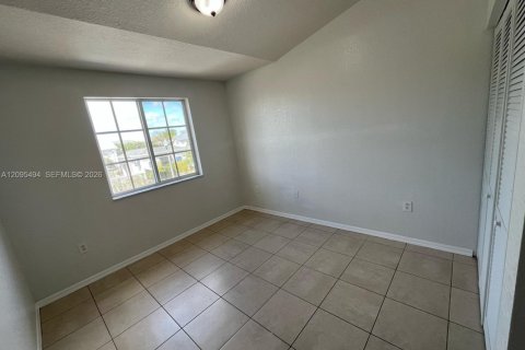 Touwnhouse à louer à Homestead, Floride: 3 chambres, 155.61 m2 № 2390089 - photo 11