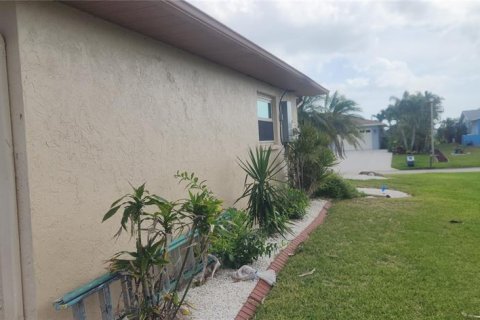 House in Rotonda, Florida 2 bedrooms, 128.95 sq.m. № 1735307 - photo 6