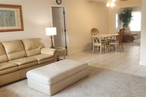 House in Rotonda, Florida 2 bedrooms, 128.95 sq.m. № 1735307 - photo 10