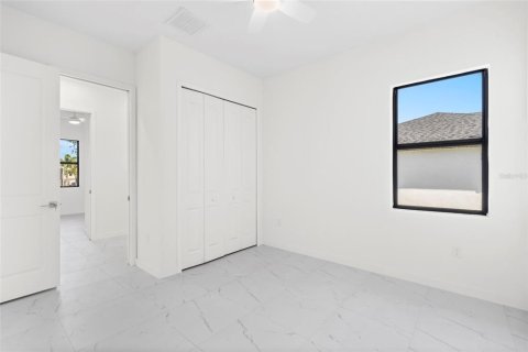 Купить виллу или дом в Кейп-Корал, Флорида 4 комнаты, 176.89м2, № 1510585 - фото 22