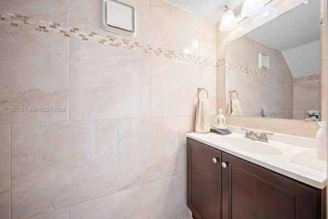 Купить виллу или дом в Санрайз, Флорида 4 спальни, 142.05м2, № 2042920 - фото 19