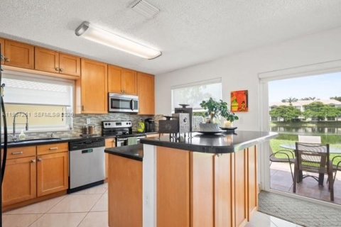 Купить виллу или дом в Санрайз, Флорида 4 спальни, 142.05м2, № 2042920 - фото 6