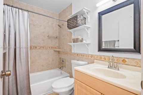 Купить виллу или дом в Санрайз, Флорида 4 спальни, 142.05м2, № 2042920 - фото 12