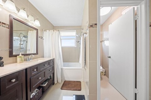 Купить виллу или дом в Санрайз, Флорида 4 спальни, 142.05м2, № 2042920 - фото 17