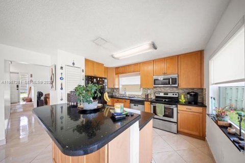 Купить виллу или дом в Санрайз, Флорида 4 спальни, 142.05м2, № 2042920 - фото 7