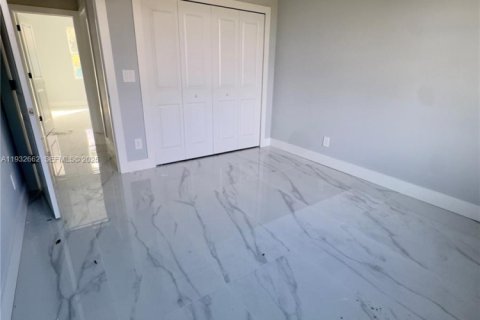 Купить виллу или дом в Лихай-Эйкерс, Флорида 3 спальни, № 1991579 - фото 11