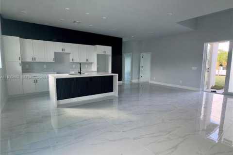 Купить виллу или дом в Лихай-Эйкерс, Флорида 3 спальни, № 1991579 - фото 21