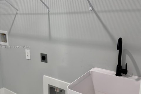 Купить виллу или дом в Лихай-Эйкерс, Флорида 3 спальни, № 1991579 - фото 20