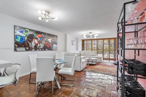 Снять в аренду кондоминиум в Халландейл-Бич, Флорида 1 спальня, 85.01м2, № 1976501 - фото 4