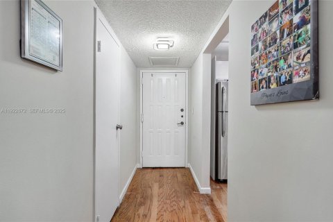 Снять в аренду кондоминиум в Халландейл-Бич, Флорида 1 спальня, 85.01м2, № 1976501 - фото 11