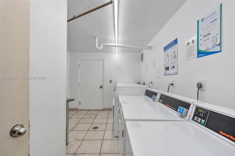 Снять в аренду кондоминиум в Халландейл-Бич, Флорида 1 спальня, 85.01м2, № 1976501 - фото 20