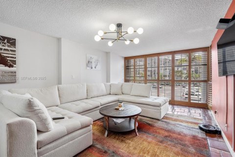 Снять в аренду кондоминиум в Халландейл-Бич, Флорида 1 спальня, 85.01м2, № 1976501 - фото 5