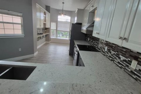 Villa ou maison à louer à Orlando, Floride: 3 chambres, 177.44 m2 № 2403496 - photo 9