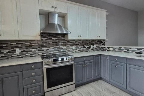 Villa ou maison à louer à Orlando, Floride: 3 chambres, 177.44 m2 № 2403496 - photo 4