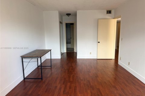 Condominio en alquiler en Miami, Florida, 1 dormitorio, 65.96 m2 № 2011797 - foto 7