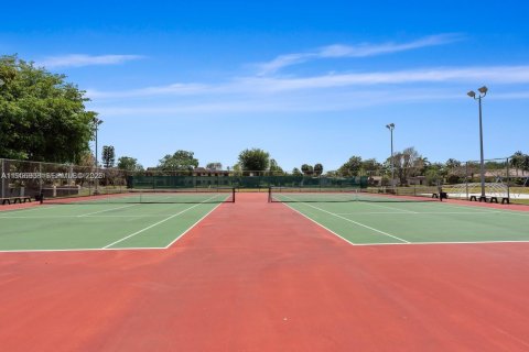 Condominio en alquiler en Miami, Florida, 1 dormitorio, 65.96 m2 № 2011797 - foto 17