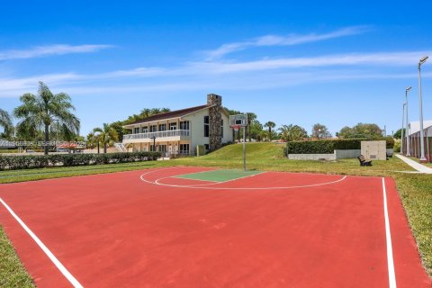 Condominio en alquiler en Miami, Florida, 1 dormitorio, 65.96 m2 № 2011797 - foto 16