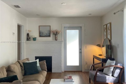Casa en venta en Miami, Florida, 2 dormitorios, 79.71 m2 № 1787094 - foto 5