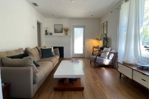 Casa en venta en Miami, Florida, 2 dormitorios, 79.71 m2 № 1787094 - foto 6