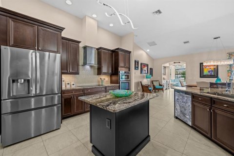 Villa ou maison à vendre à Cape Coral, Floride: 4 chambres, 267.84 m2 № 2434461 - photo 12