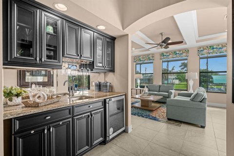 Villa ou maison à vendre à Cape Coral, Floride: 4 chambres, 267.84 m2 № 2434461 - photo 13