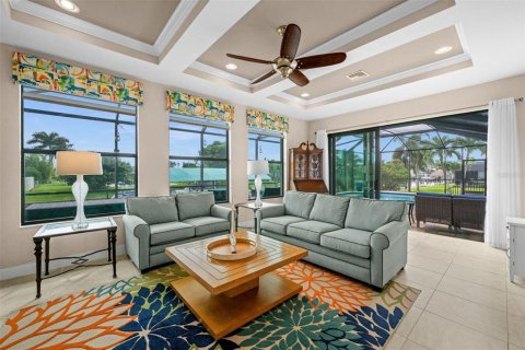 Villa ou maison à vendre à Cape Coral, Floride: 4 chambres, 267.84 m2 № 2434461 - photo 14