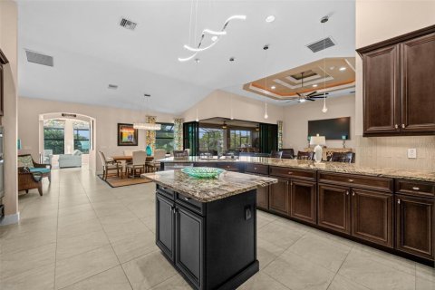 Villa ou maison à vendre à Cape Coral, Floride: 4 chambres, 267.84 m2 № 2434461 - photo 11
