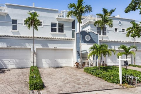 Copropriété à vendre à Pompano Beach, Floride: 3 chambres, 232.44 m2 № 1891208 - photo 1